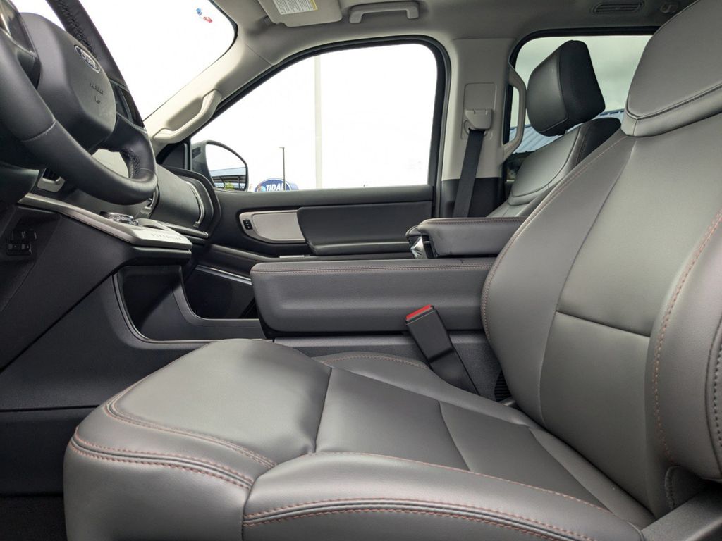 2025 Ford Expedition Active MAX