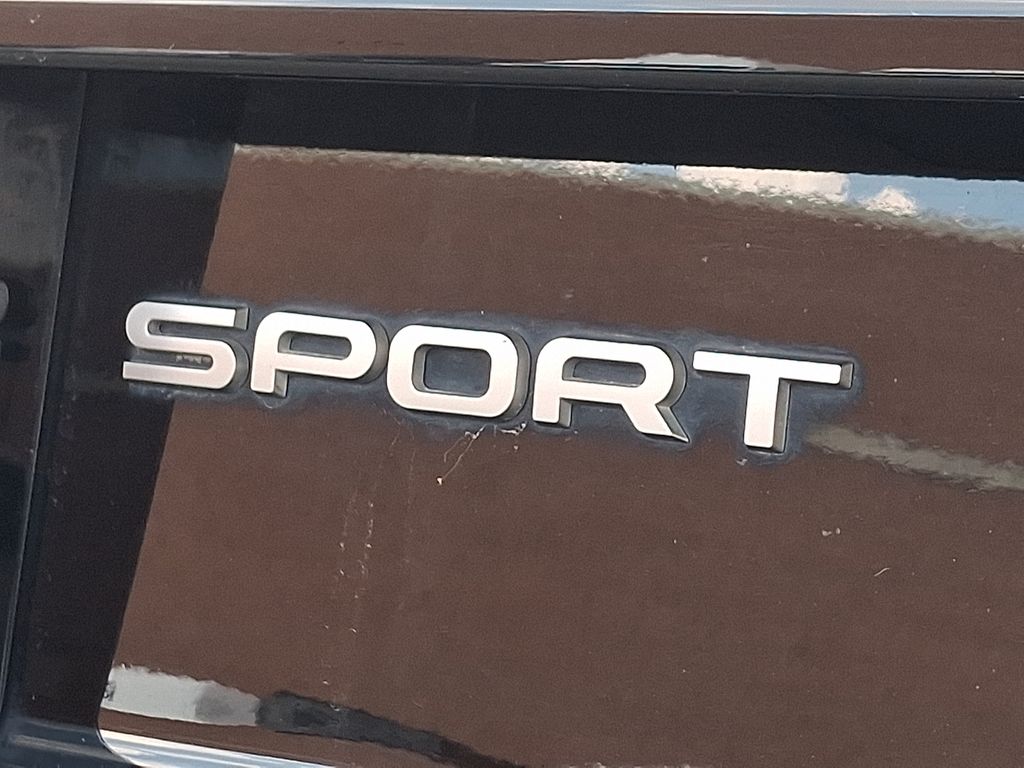 Thumbnail: 2018 Land Rover Discovery Sport - 27