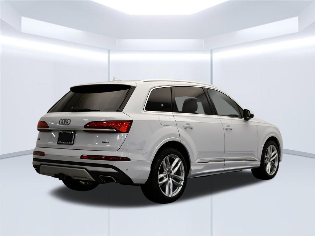 Thumbnail: 2025 Audi Q7 - 5