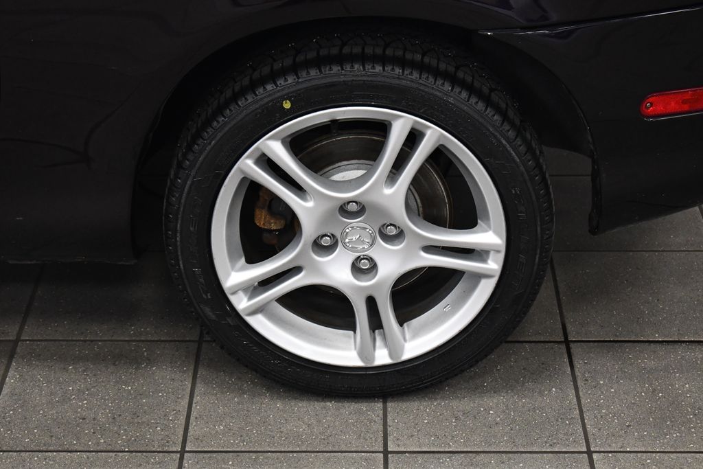 Thumbnail: 2005 Mazda MX-5 Miata - 12