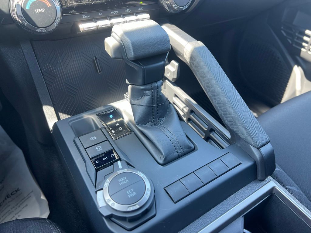 2025 Toyota Tacoma SR5 Double Cab photo 18