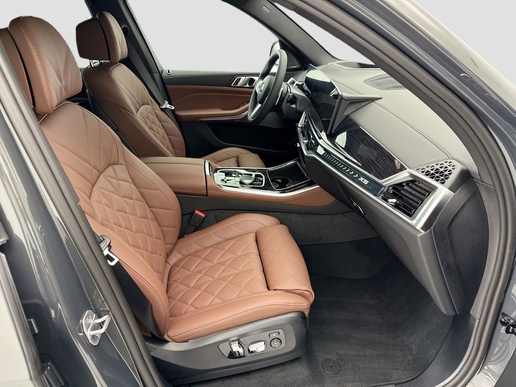 Thumbnail: 2026 BMW X5 - 19