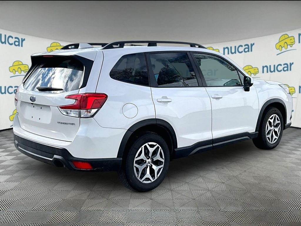 2023 Subaru Forester — photo 6