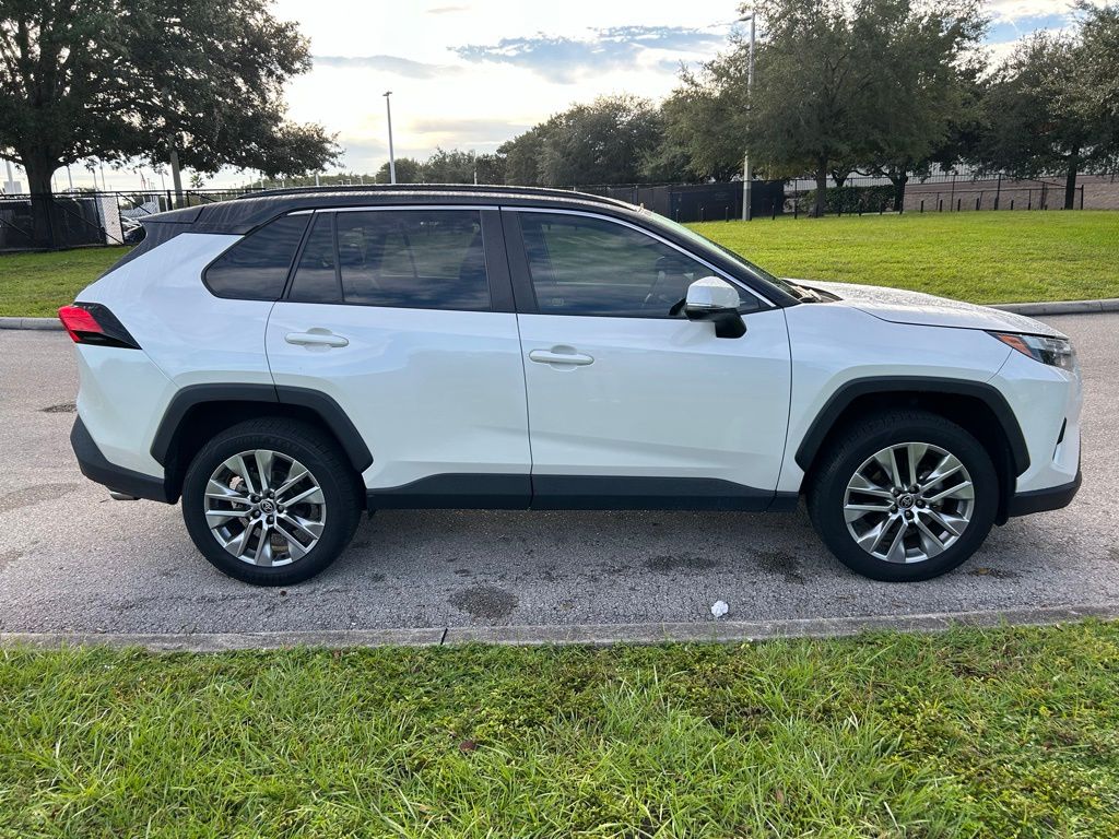 Thumbnail: 2022 Toyota RAV4 - 6
