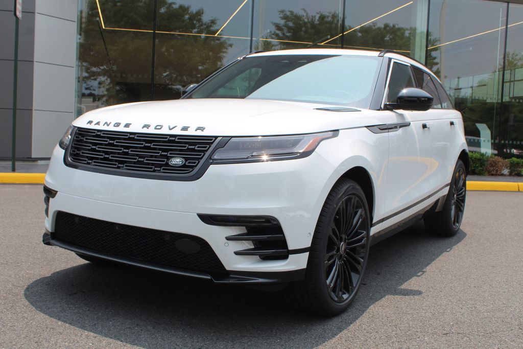 2026 Land Rover Range Rover Velar Dynamic SE