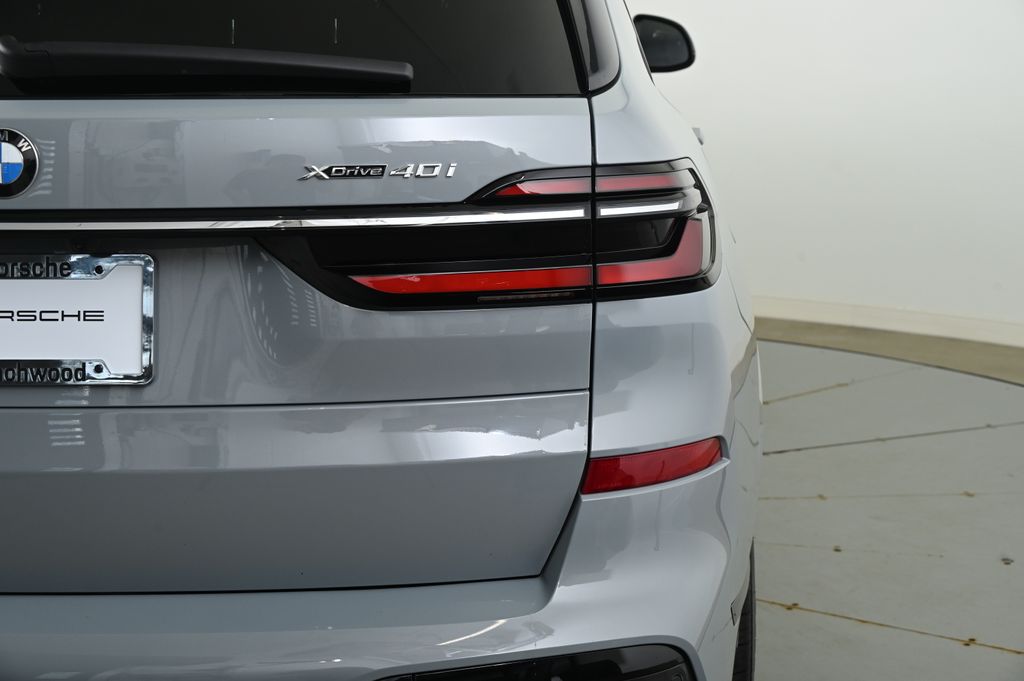 2023 BMW X7 xDrive40i 14