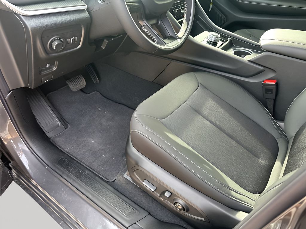 New Car 2025 Jeep Grand Cherokee L  For Sale Under $50,000 In Austin, Texas