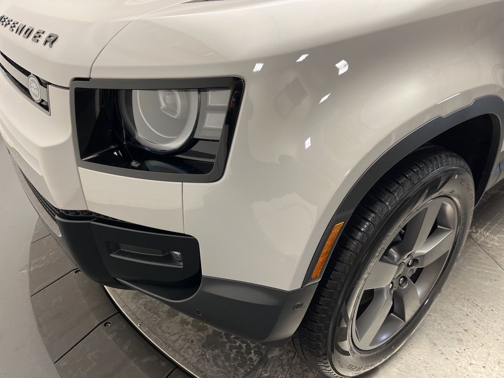 Thumbnail: 2026 Land Rover Defender - 9