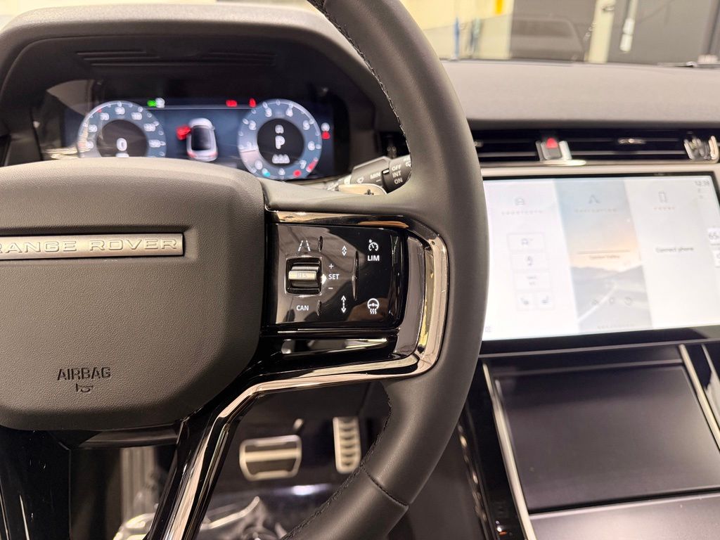 Thumbnail: 2026 Land Rover Range Rover Evoque - 14