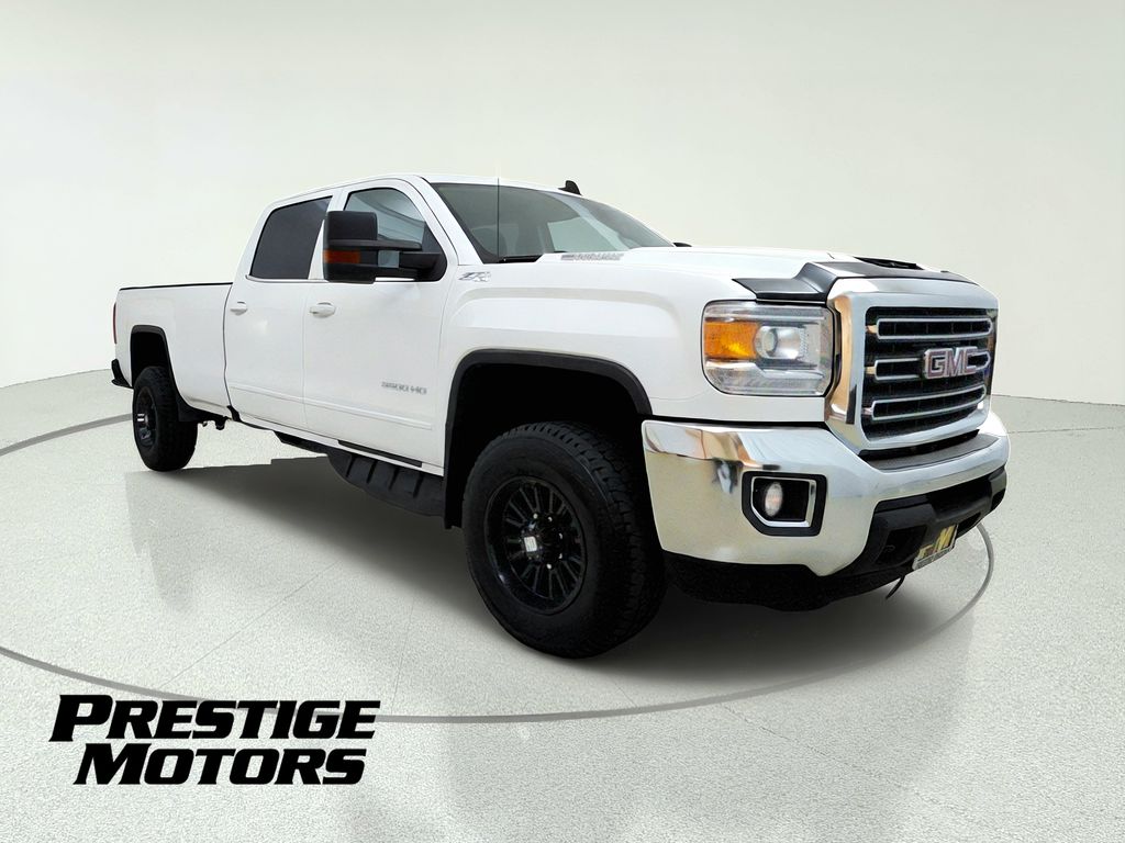 White 2018 GMC Sierra 3500HD Pickup Truck Four-Wheel Drive 6-Speed Automatic