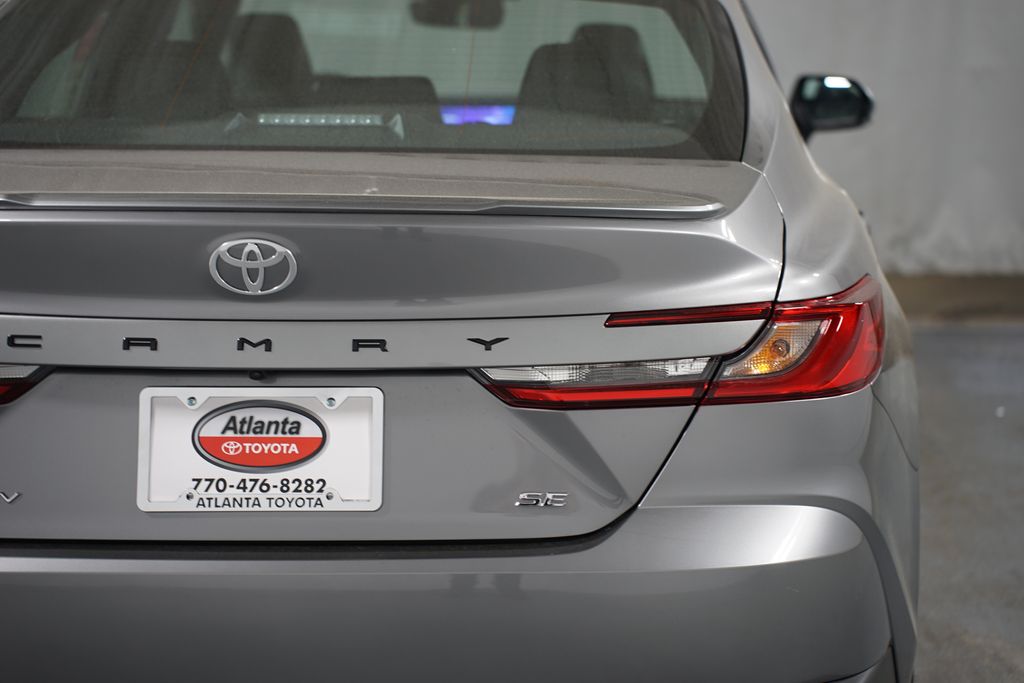 2025 Toyota Camry SE 10