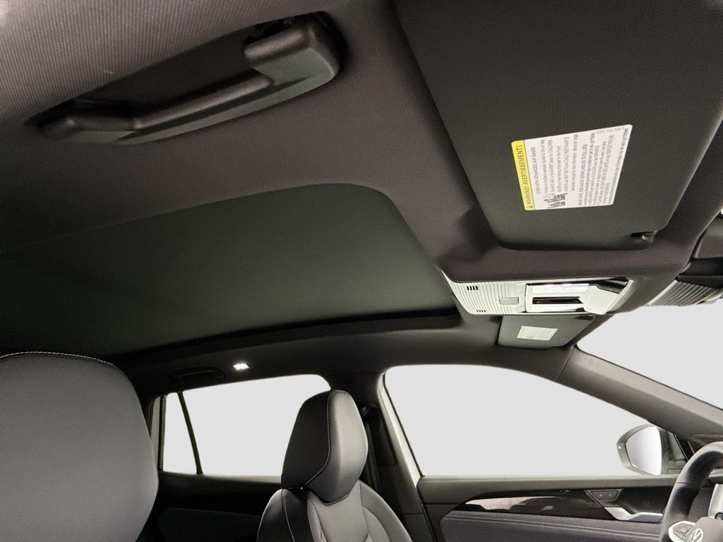 Thumbnail: 2026 Volkswagen Tiguan - 16