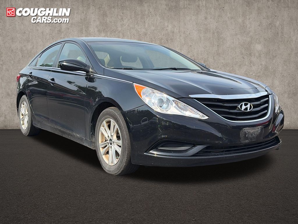 Midnight Black Mica 2012 Hyundai Sonata Sedan Front-Wheel Drive 6-Speed Automatic