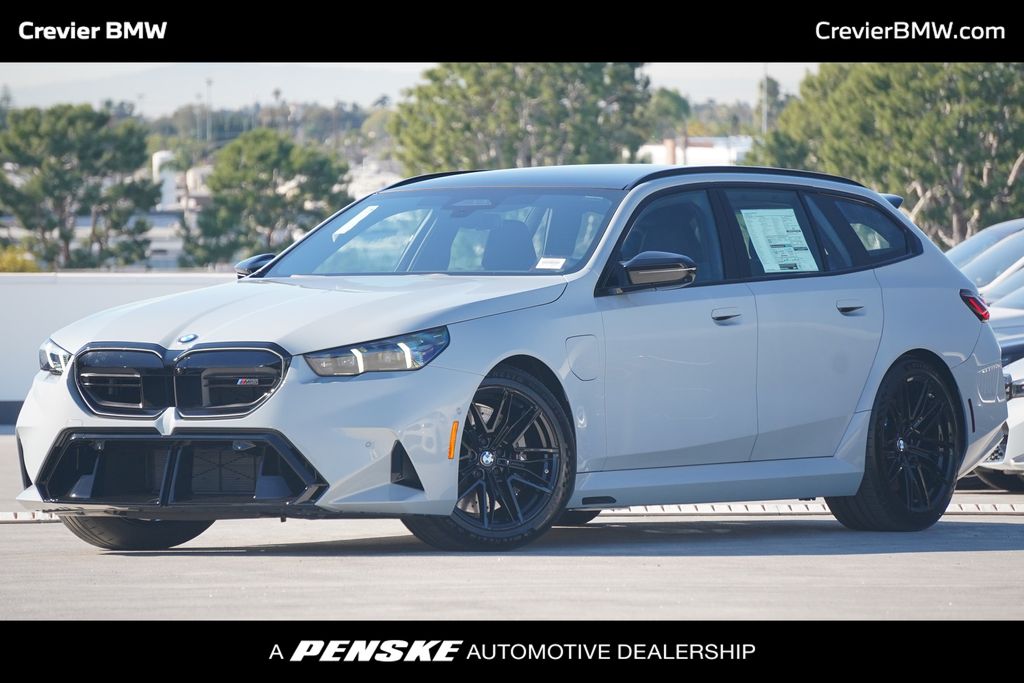 Thumbnail: 2026 BMW M5 - 1