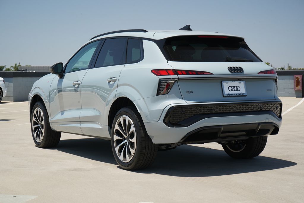 Thumbnail: 2026 Audi Q3 - 3