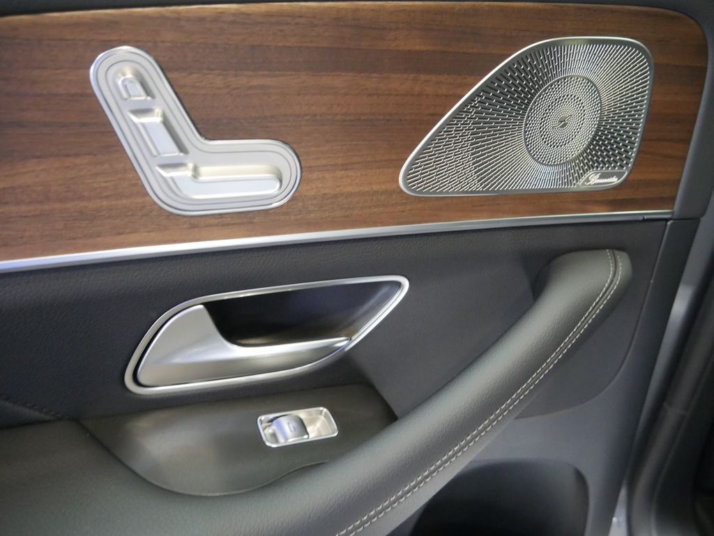 Thumbnail: 2026 Mercedes-Benz GLE - 24