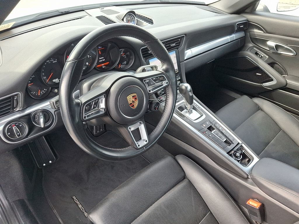 Thumbnail: 2017 Porsche 911 - 14