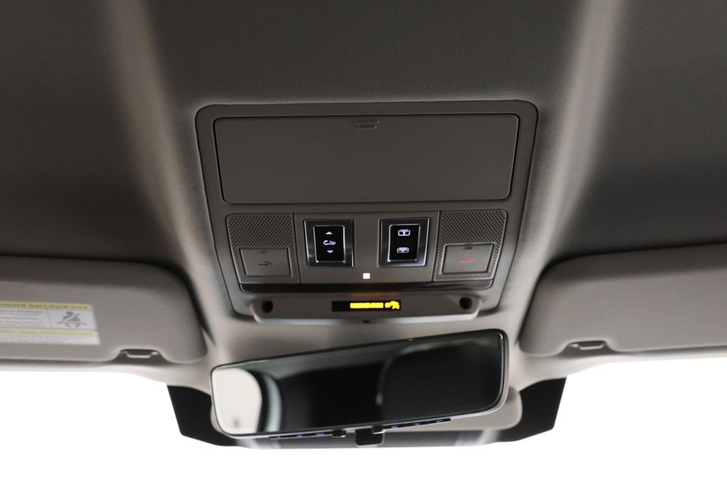 Thumbnail: 2020 Land Rover Defender - 14