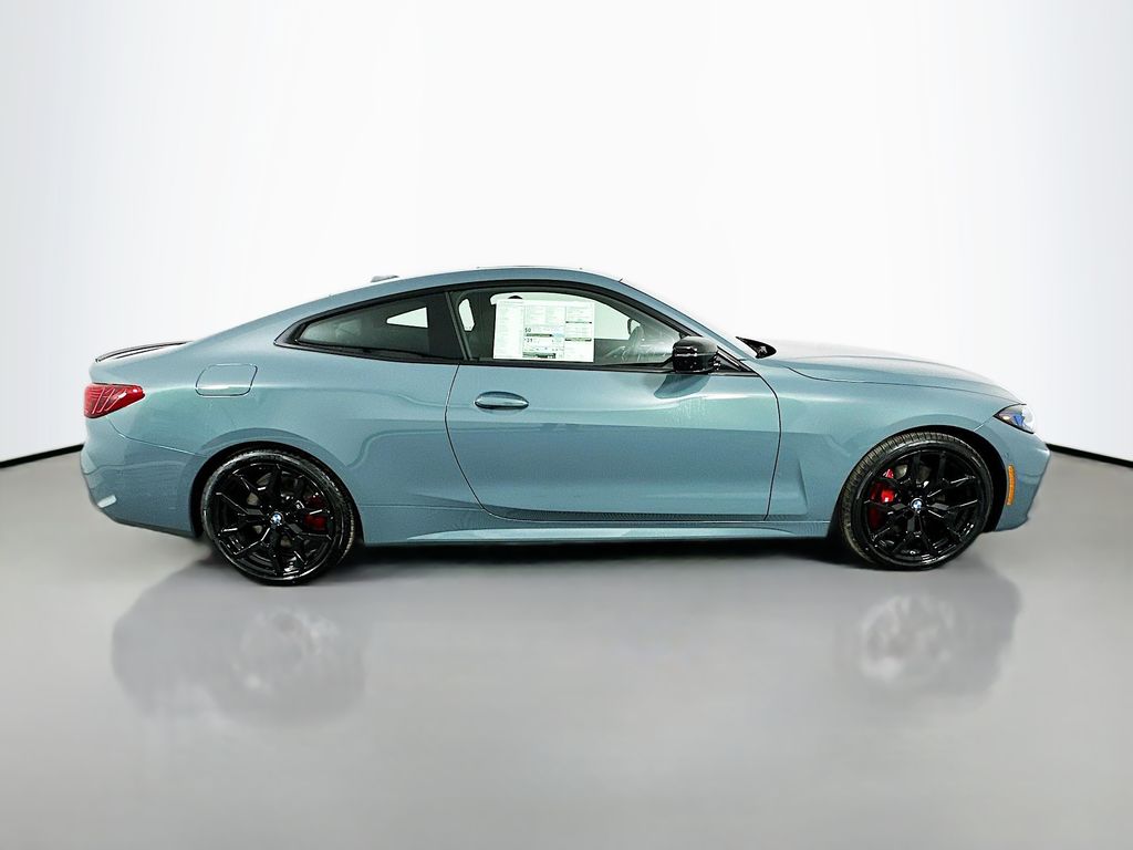 Thumbnail: 2026 BMW 4 Series - 4