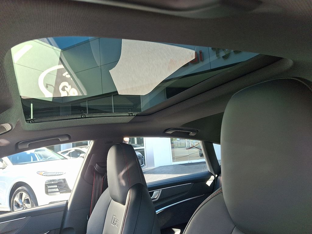 Thumbnail: 2023 Audi RS 7 - 14