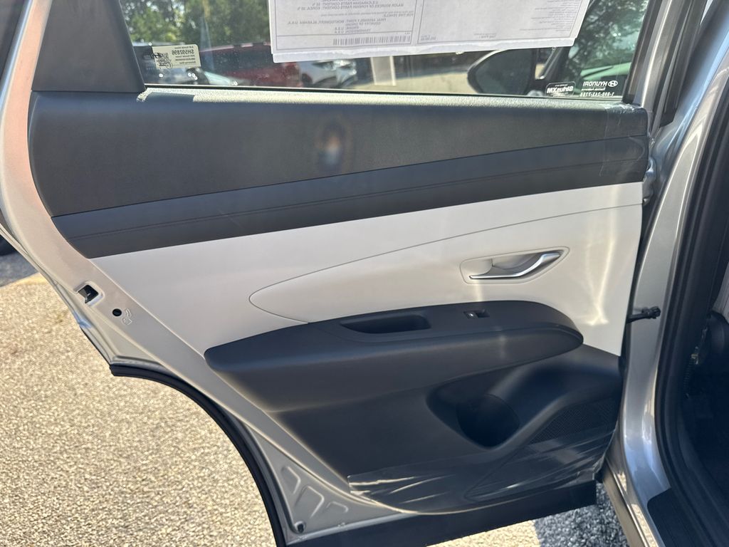 2025 Hyundai Tucson SEL photo 12