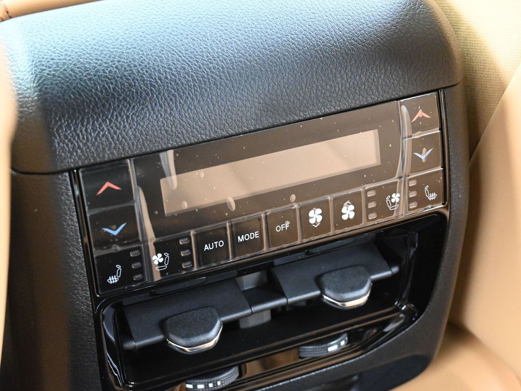 New 2025 Silver Zynith Jeep Summit image 37