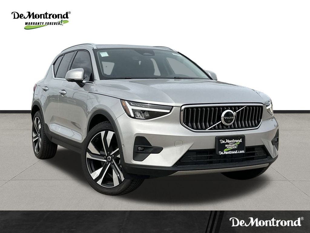 2023 Volvo XC40 B5 Plus Bright Theme Silver at Ultimate Motorsports