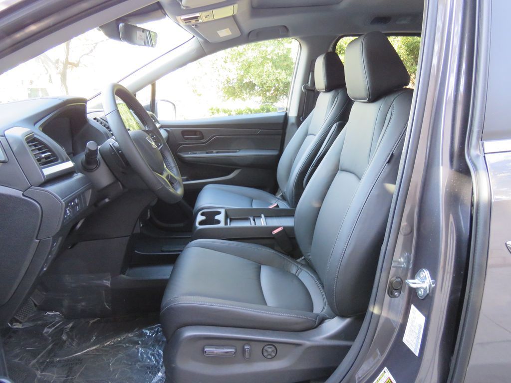 Thumbnail: 2026 Honda Odyssey - 9