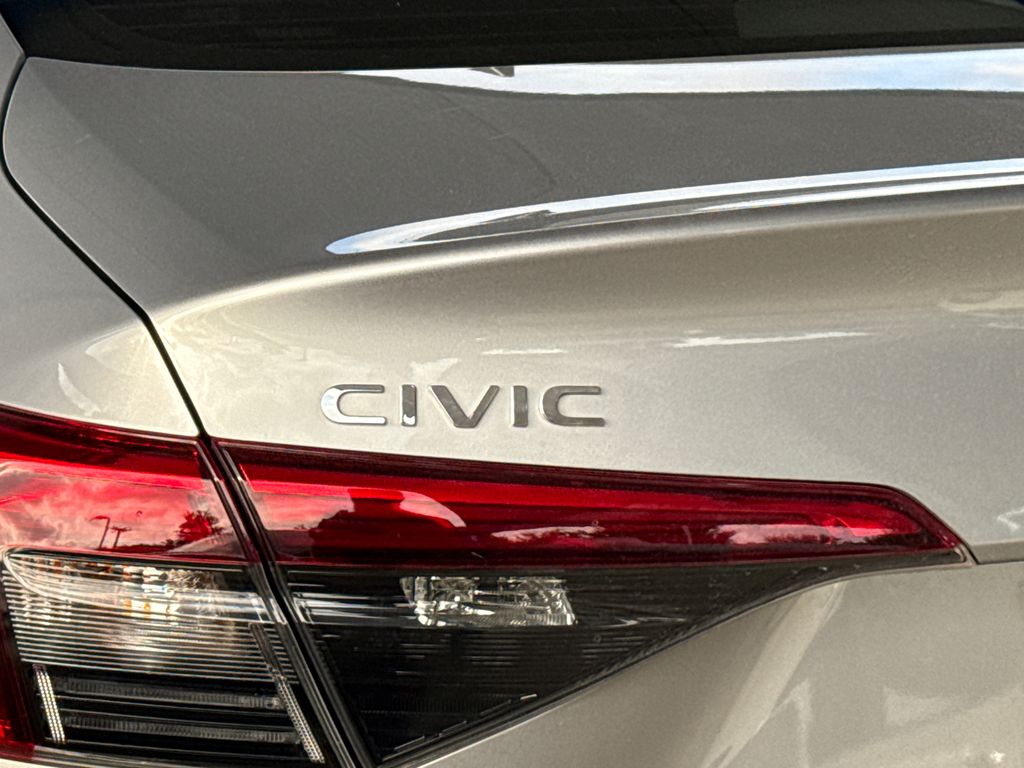 Used 2023  Honda Sport image 9