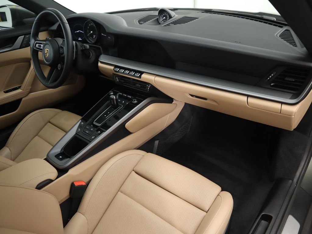 2022 Porsche 911 Carrera 4S 19