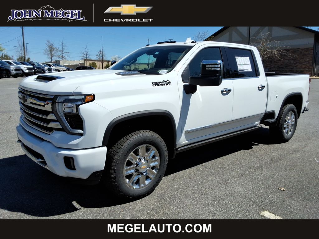 Summit White 2026 Chevrolet Silverado 2500HD Pickup Truck Four-Wheel Drive Automatic