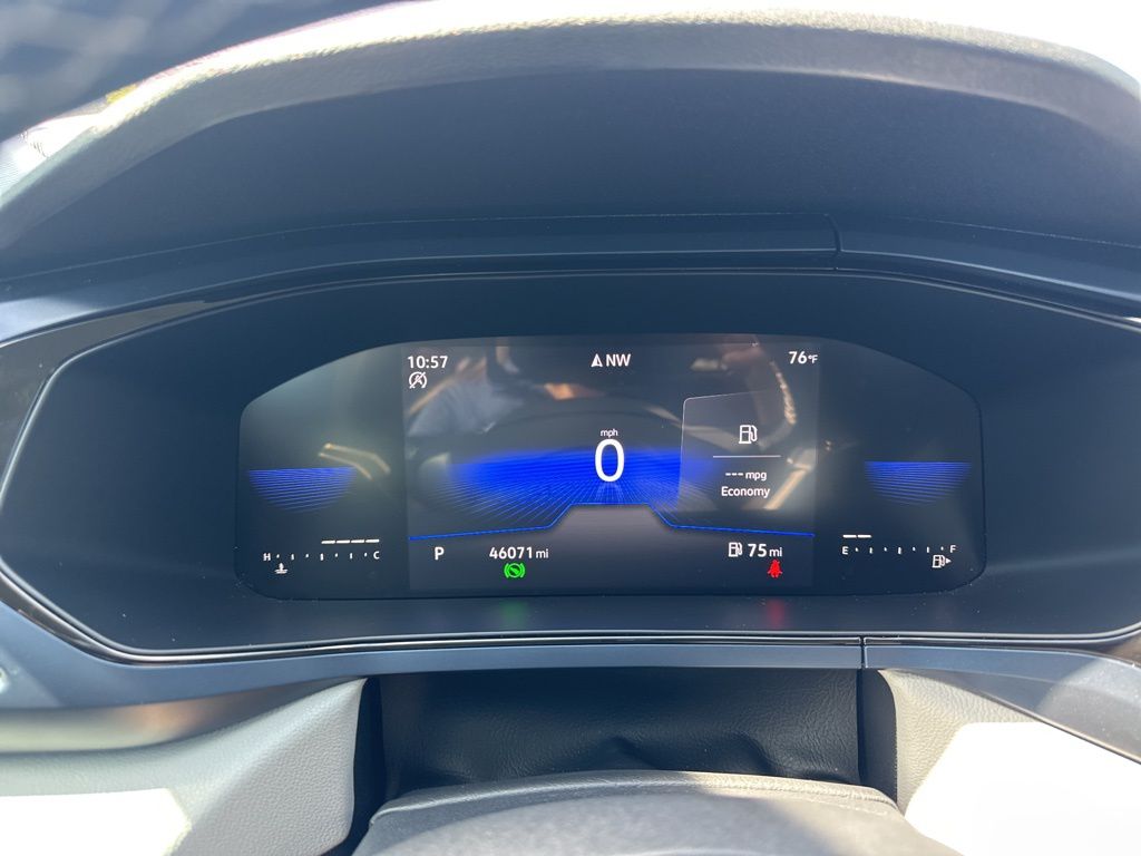 2022 Deep Black Pearl Volkswagen Taos 1.5T SE FWD SUV