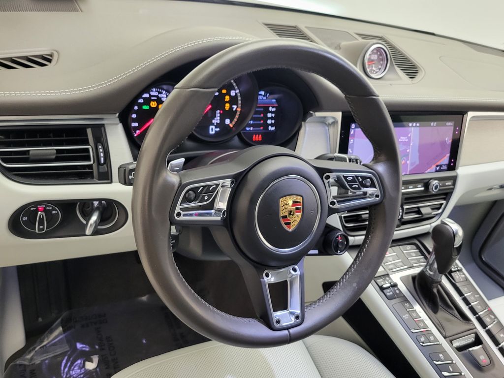 Thumbnail: 2021 Porsche Macan - 27