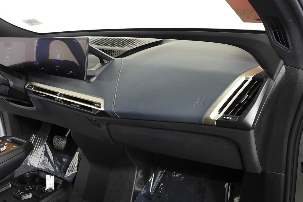 Thumbnail: 2023 BMW iX - 13