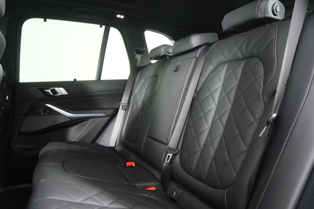 Thumbnail: 2026 BMW X5 - 15