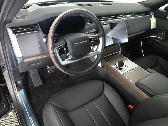 Thumbnail: 2026 Land Rover Range Rover - 10