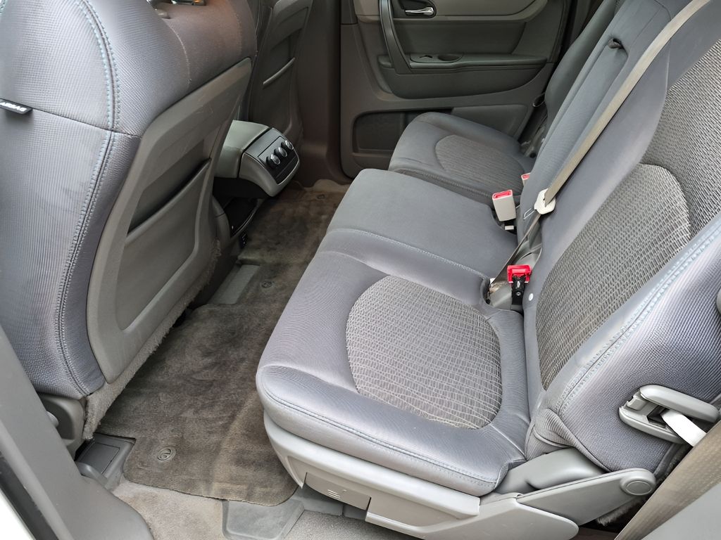 Used 2015 White Chevrolet LS image 20