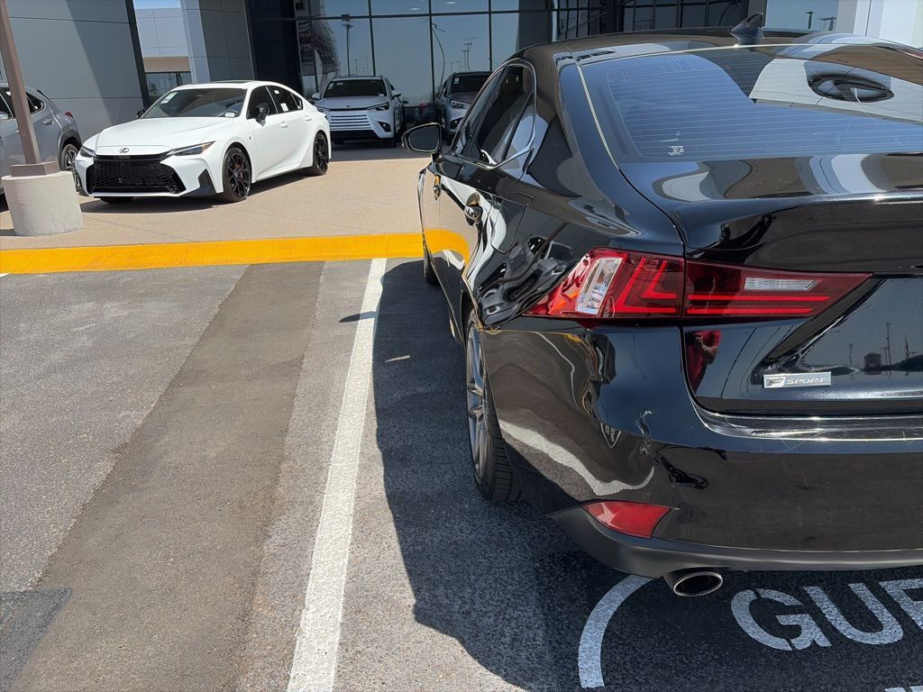 Thumbnail: 2016 Lexus IS - 6