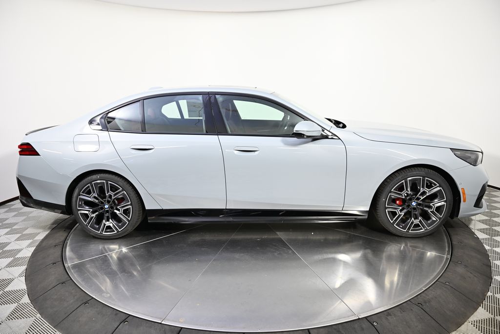 Thumbnail: 2026 BMW i5 - 6