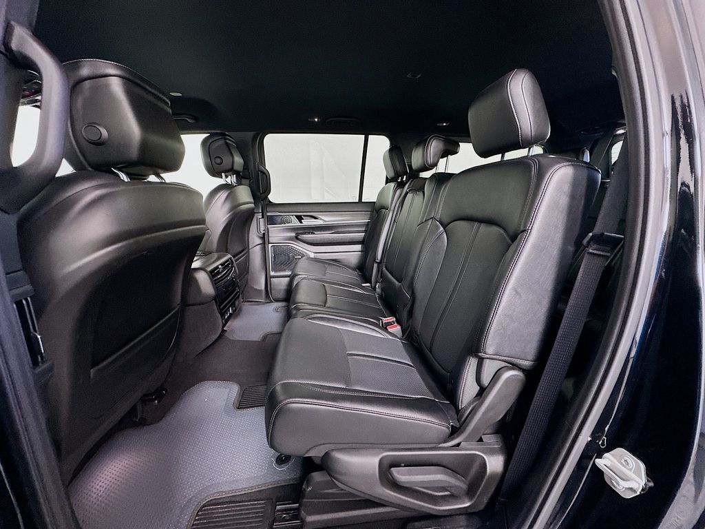 Thumbnail: 2024 Jeep Wagoneer - 24