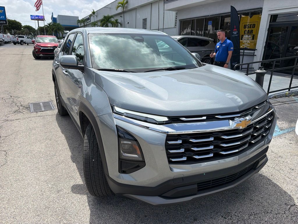 View vehicle photo 2