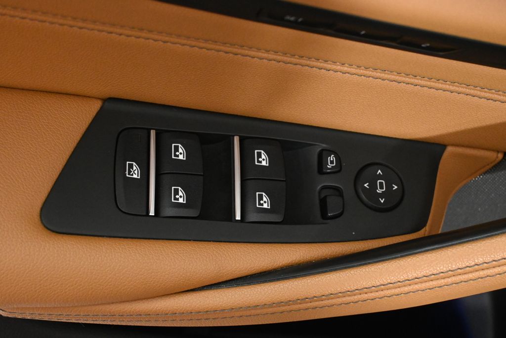 Thumbnail: 2023 BMW 5 Series - 32