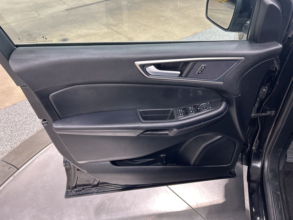 used 2024 Ford Edge car, priced at $29,837