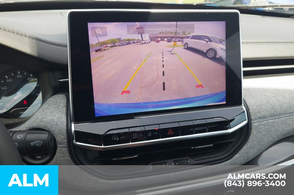 Used 2024 Blue Jeep Latitude image 23