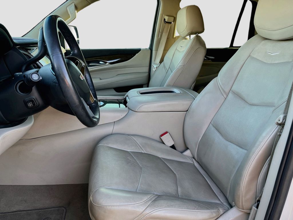 Used 2019 White Cadillac Luxury image 22