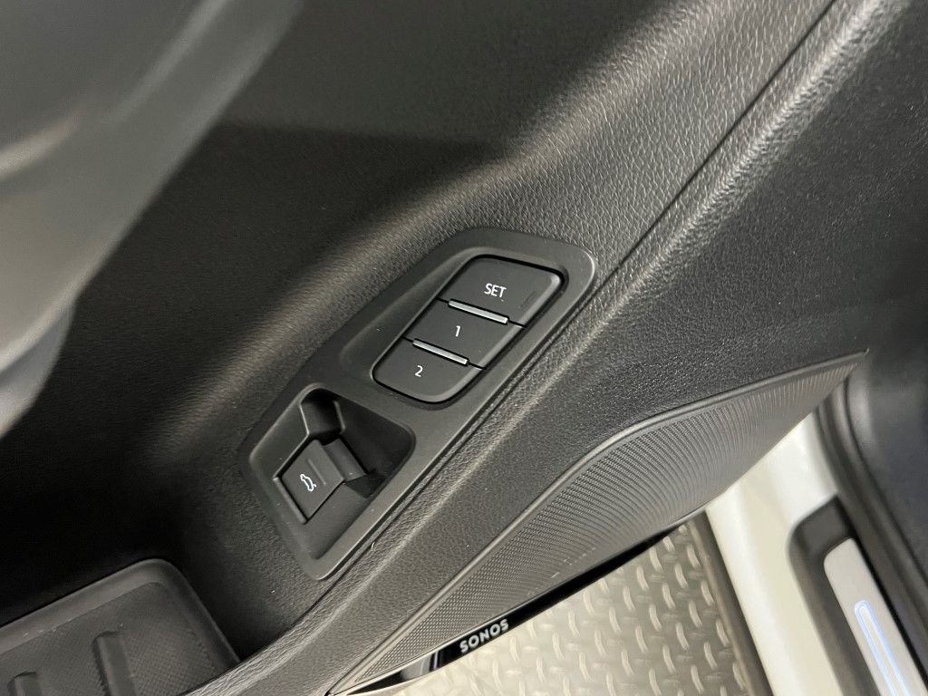 Thumbnail: 2023 Audi Q3 - 29