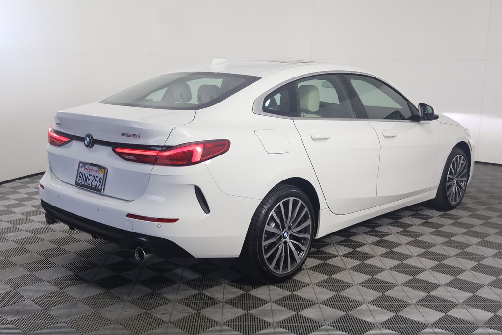 Thumbnail: 2024 BMW 2 Series - 4