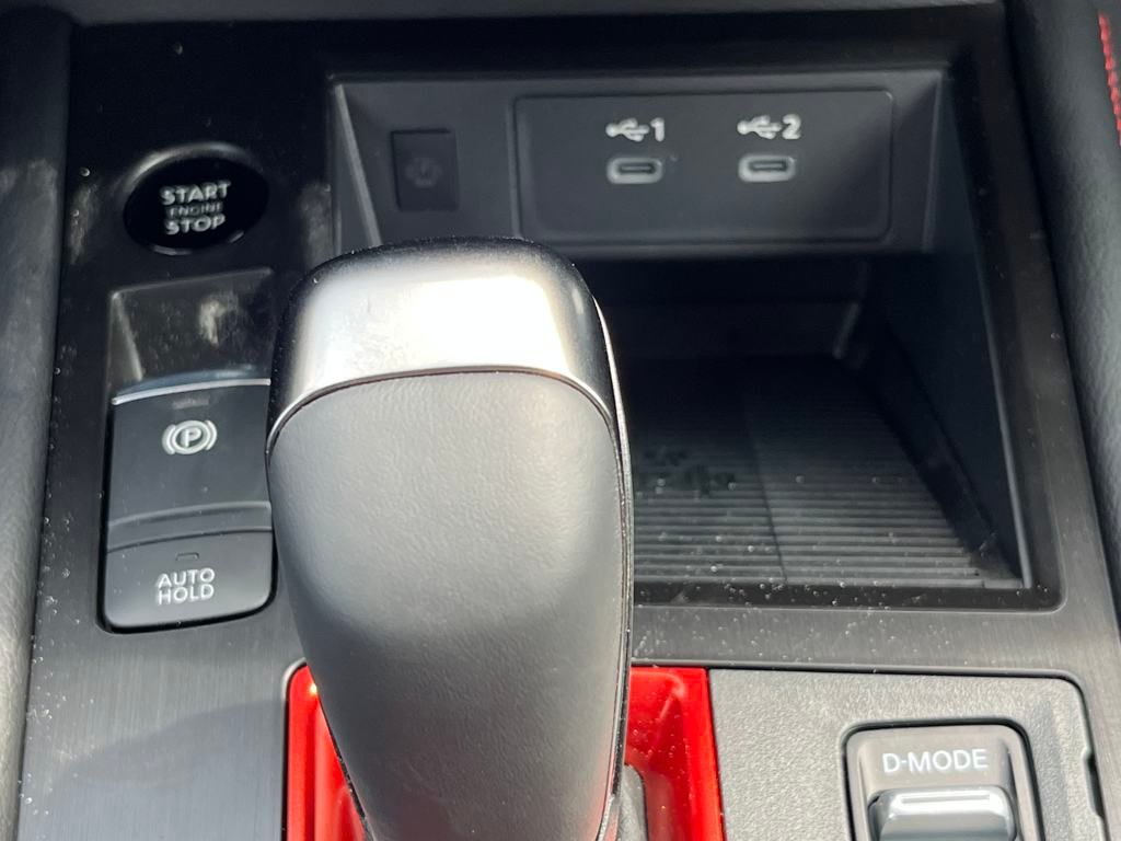 2025 Nissan Kicks SR photo