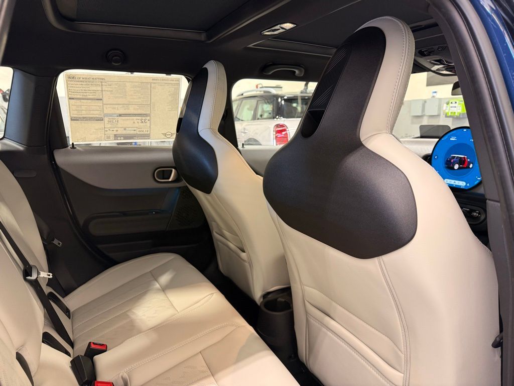 Thumbnail: 2026 MINI Cooper - 25