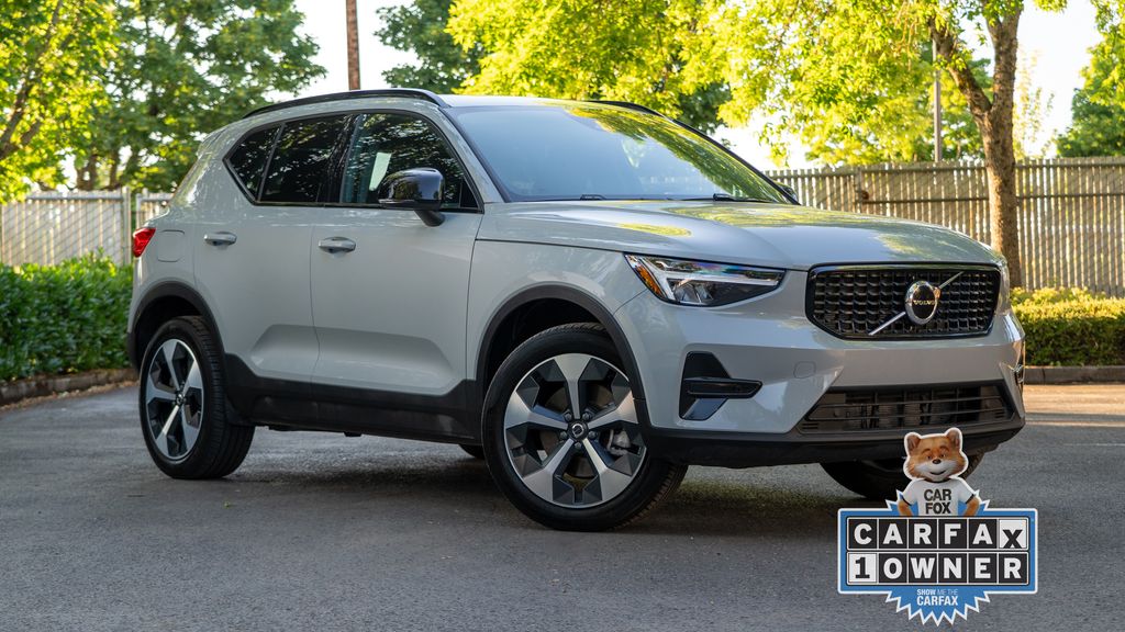 2024 Volvo Xc40 B5 Core